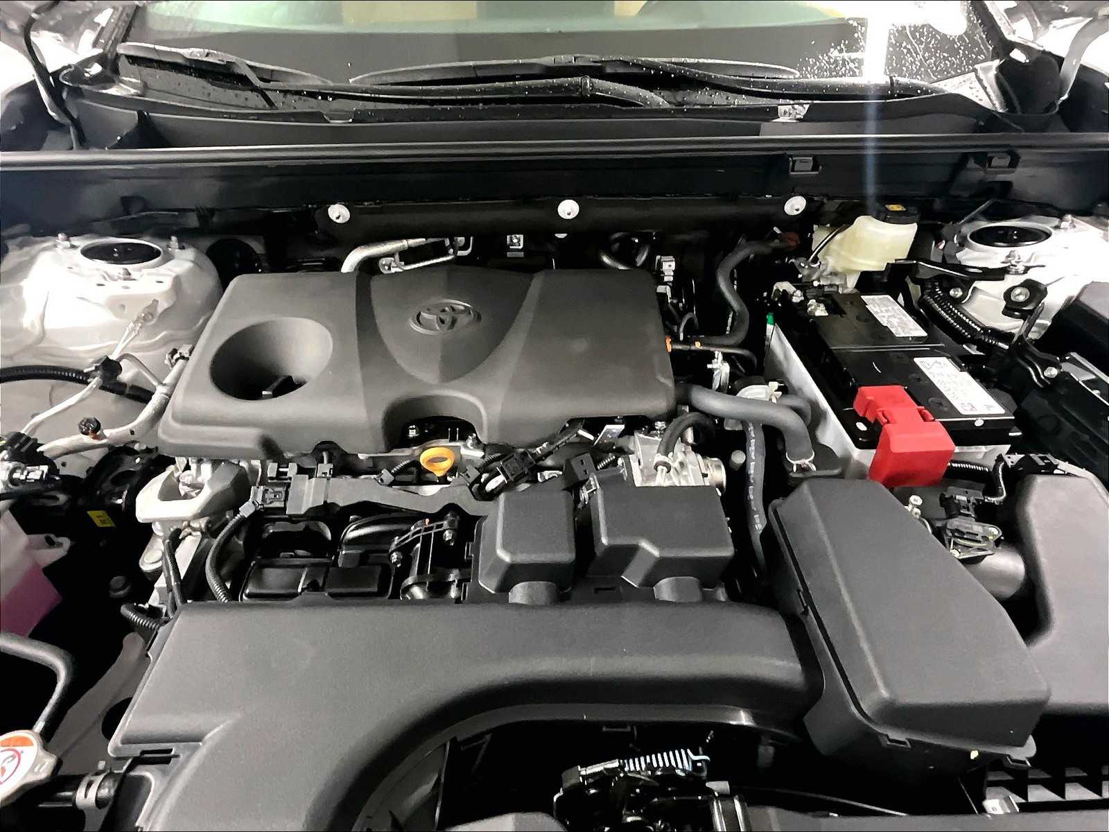 2025 Toyota RAV4 XLE - Photo 16