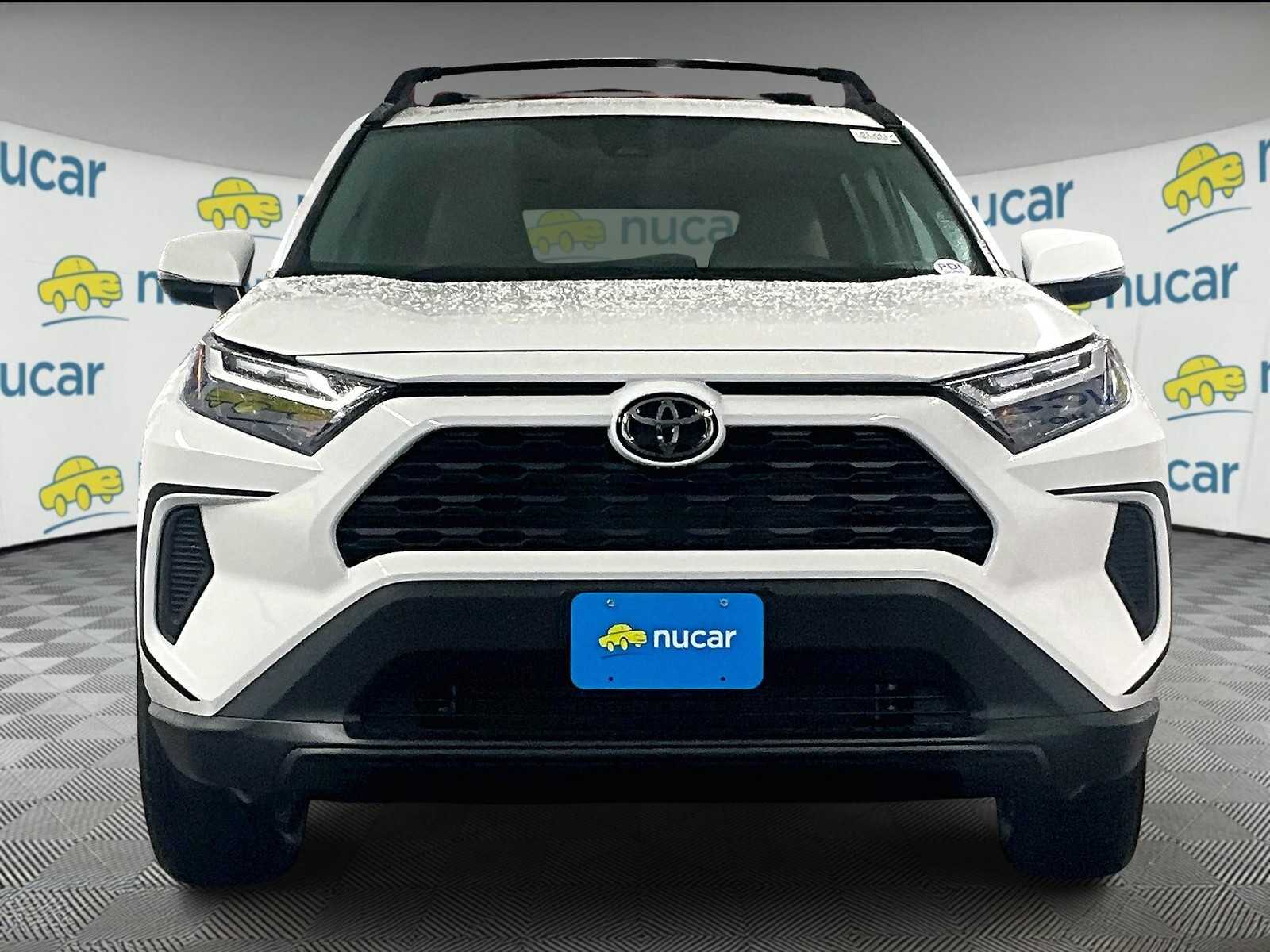 2025 Toyota RAV4 XLE - Photo 3