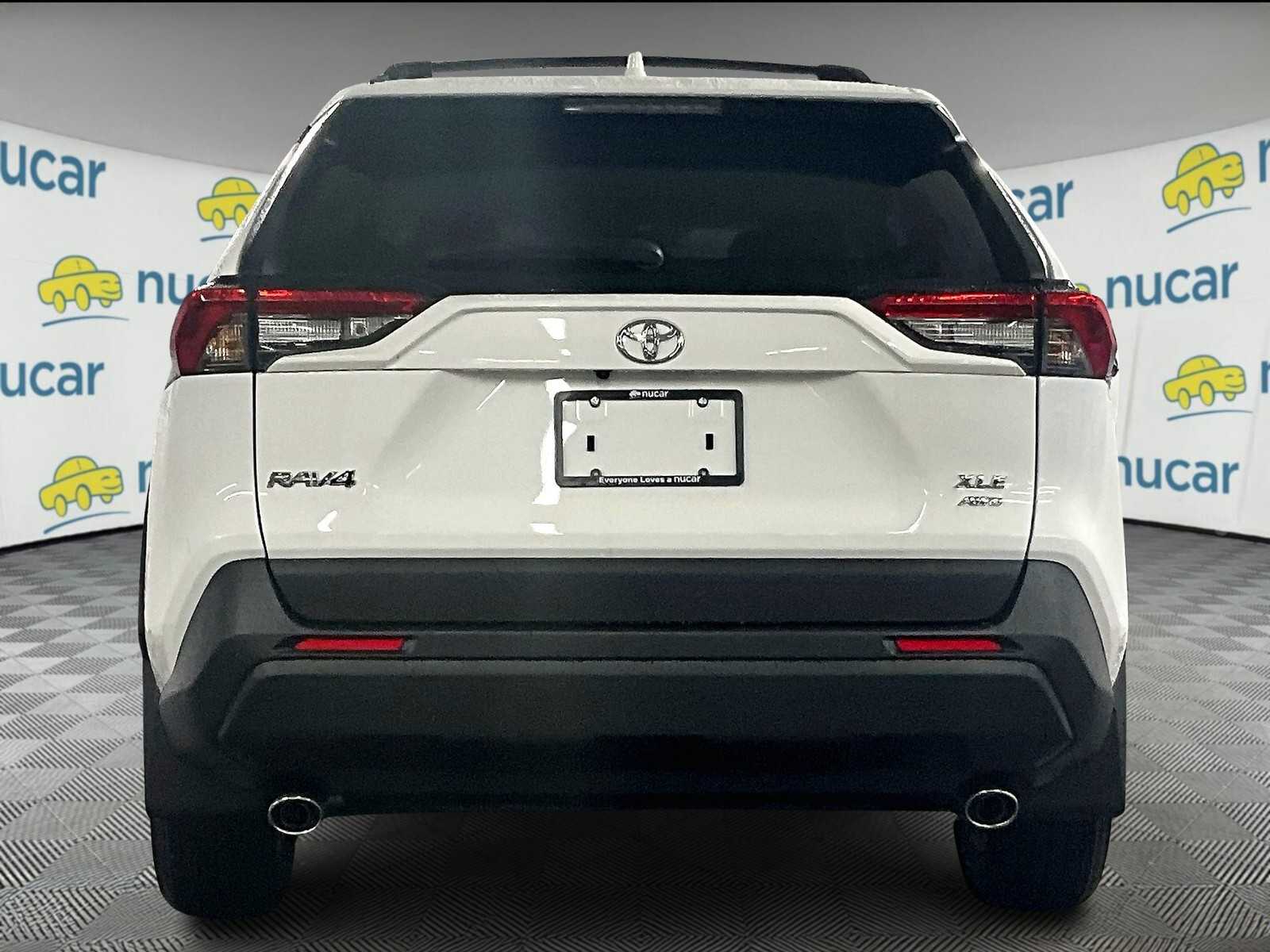 2025 Toyota RAV4 XLE - Photo 6