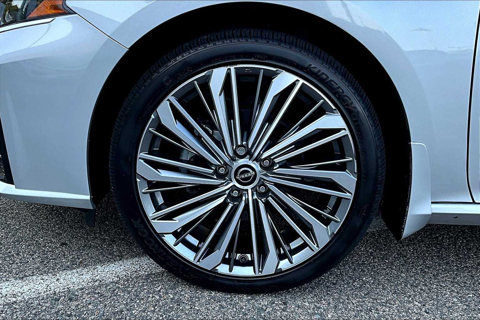2023 Nissan Altima 2.5 SL - Photo 7