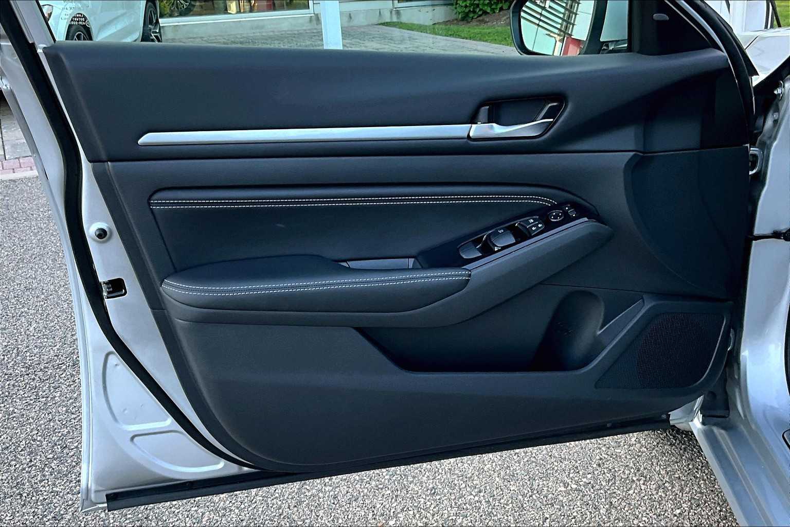 2023 Nissan Altima 2.5 SL - Photo 9