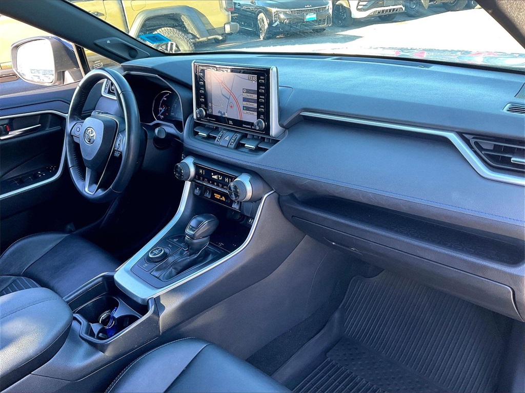 2019 Toyota RAV4 Hybrid XSE - Photo 13