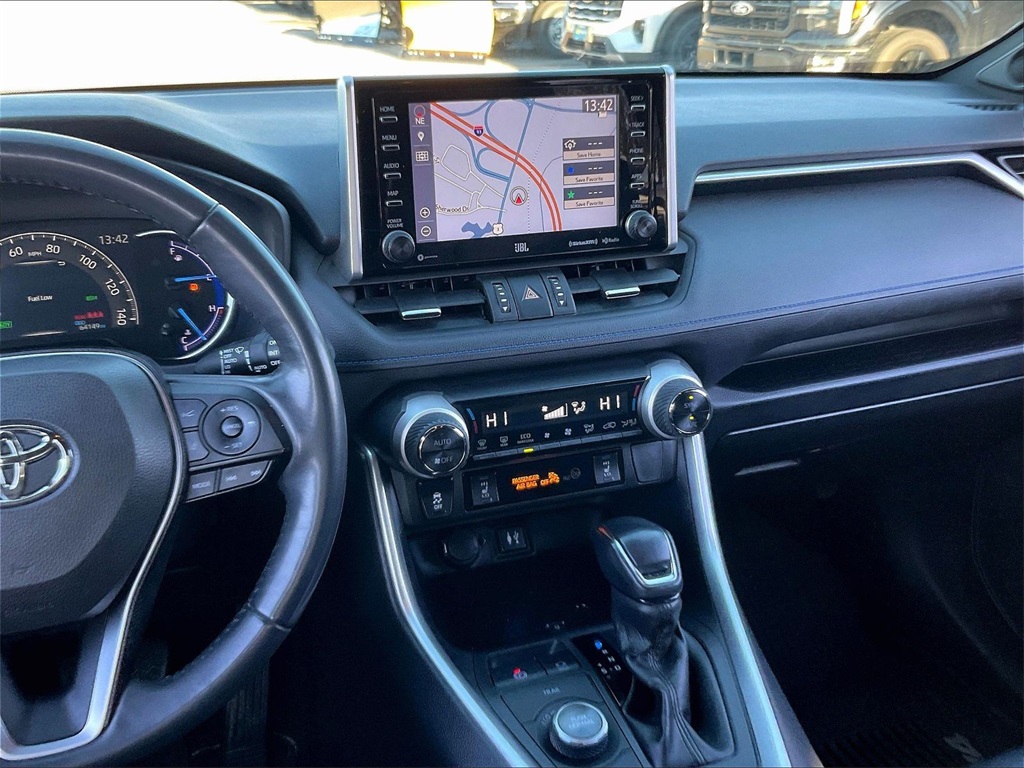 2019 Toyota RAV4 Hybrid XSE - Photo 17