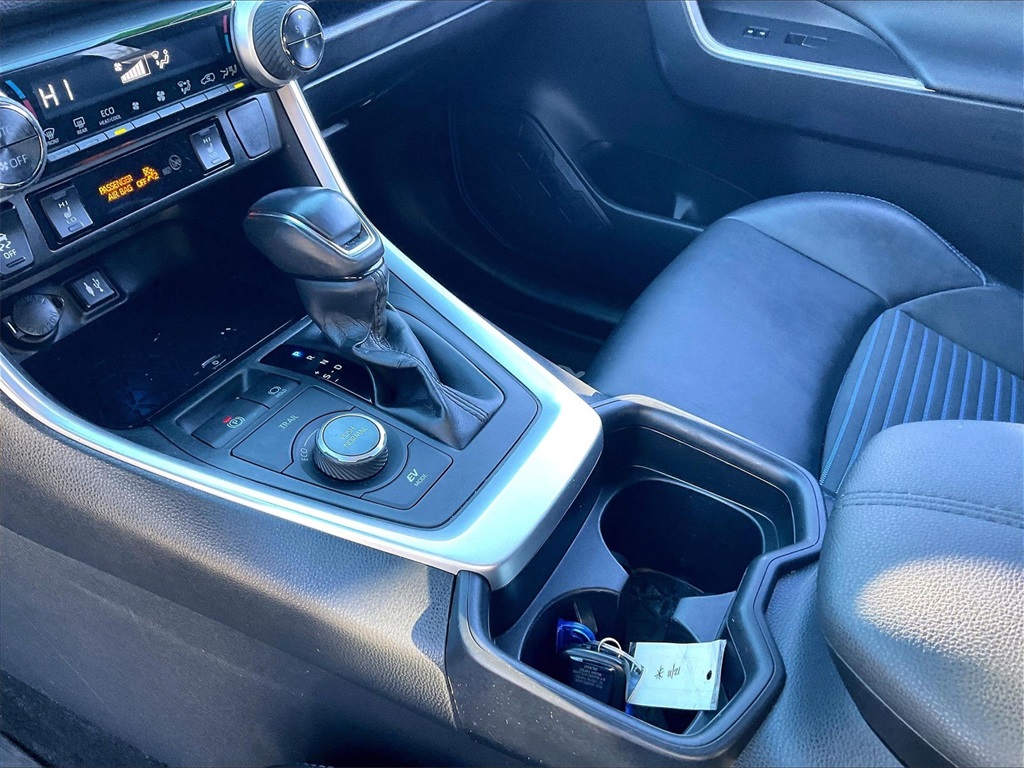 2019 Toyota RAV4 Hybrid XSE - Photo 19