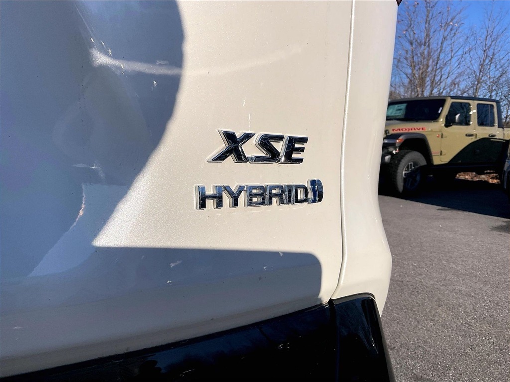 2019 Toyota RAV4 Hybrid XSE - Photo 28