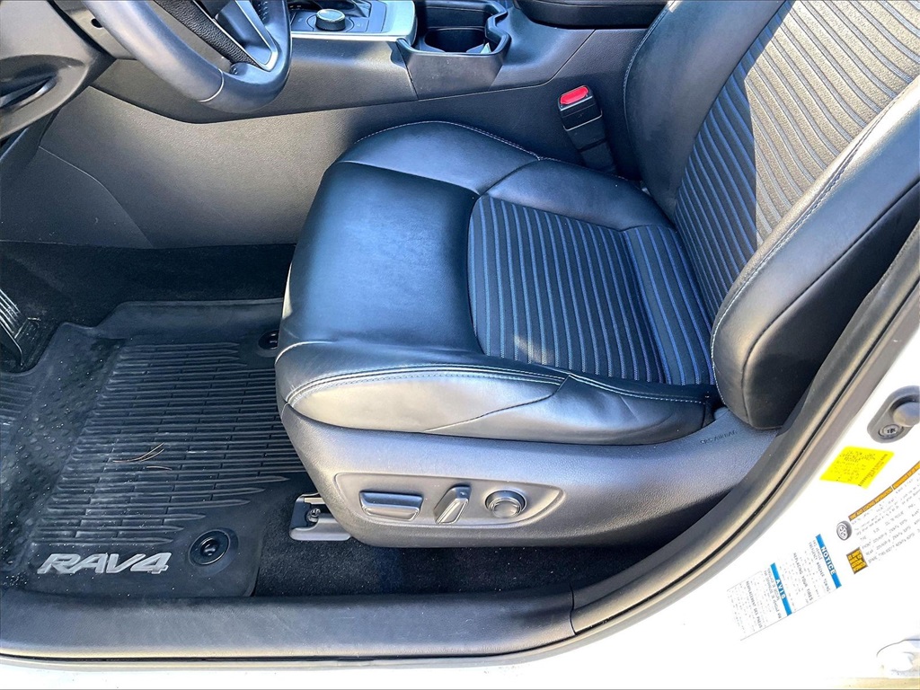 2019 Toyota RAV4 Hybrid XSE - Photo 35