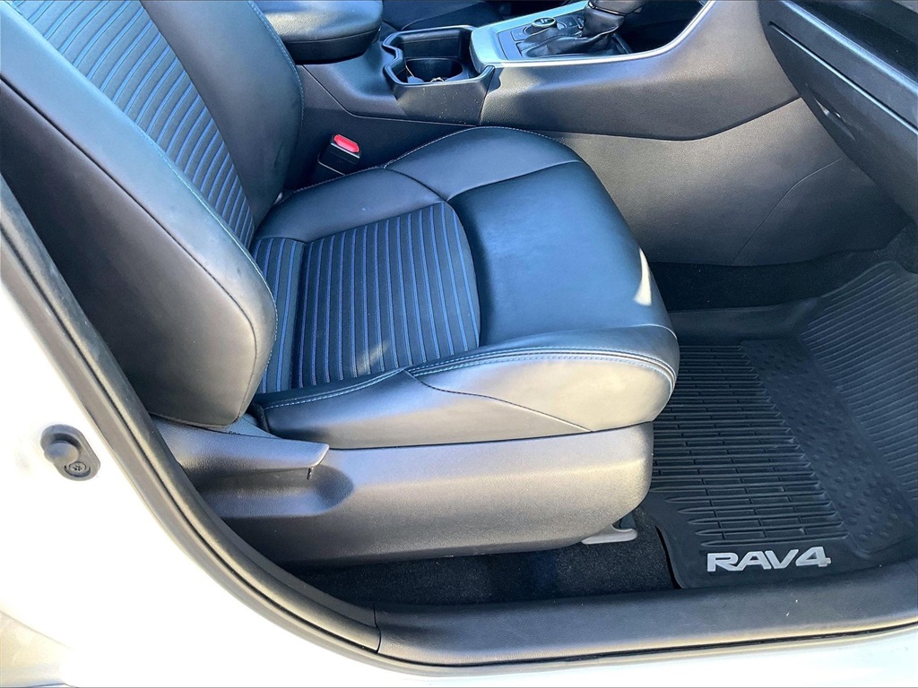 2019 Toyota RAV4 Hybrid XSE - Photo 38