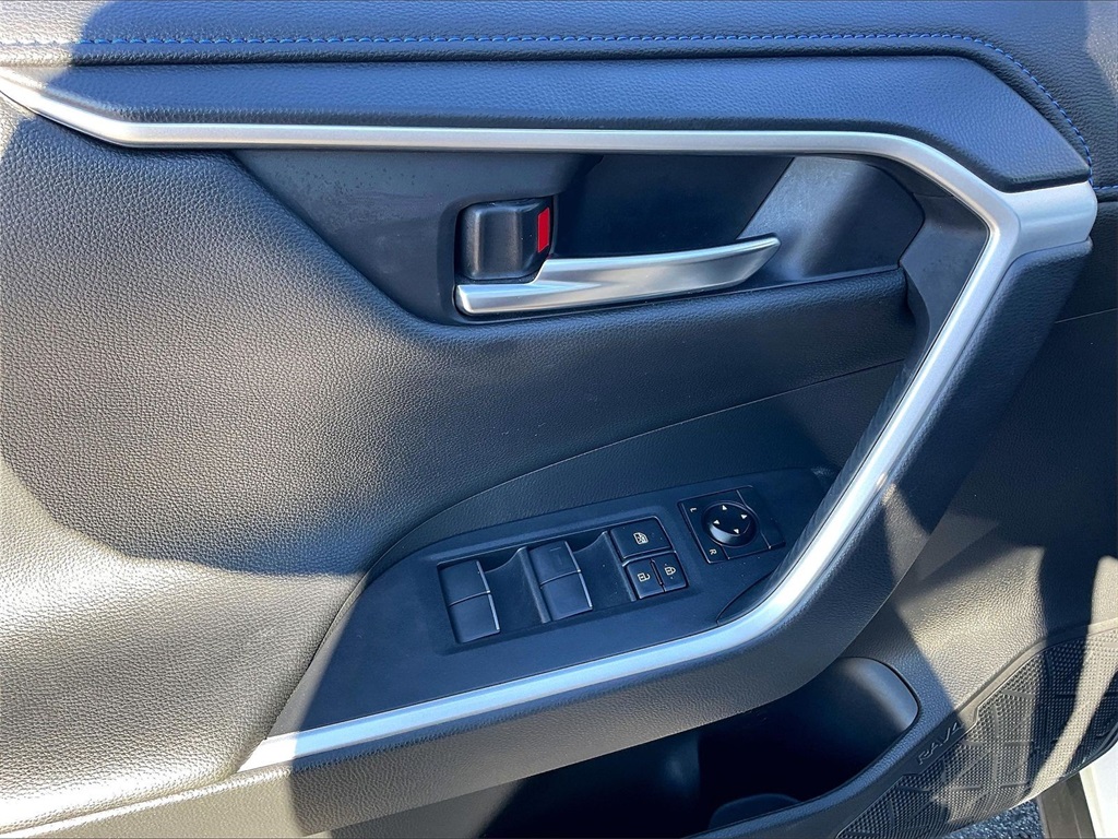 2019 Toyota RAV4 Hybrid XSE - Photo 39