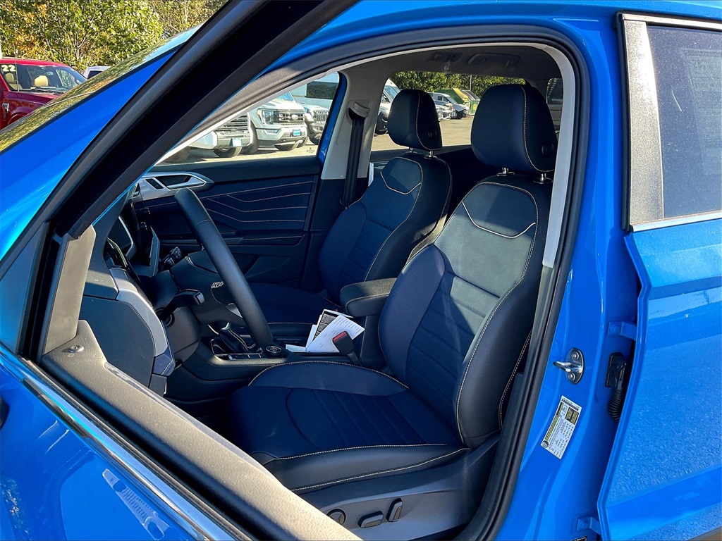 2025 Volkswagen Taos 1.5T SEL - Photo 11
