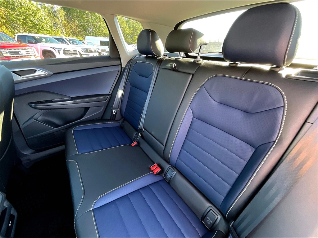 2025 Volkswagen Taos 1.5T SEL - Photo 15