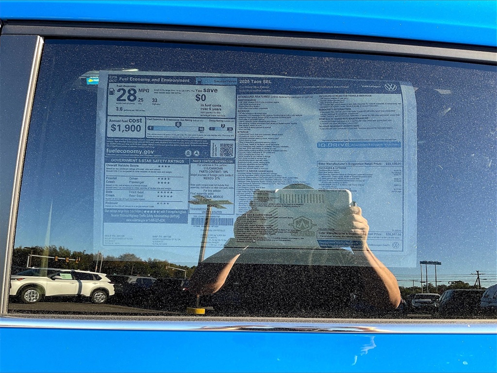 2025 Volkswagen Taos 1.5T SEL - Photo 17