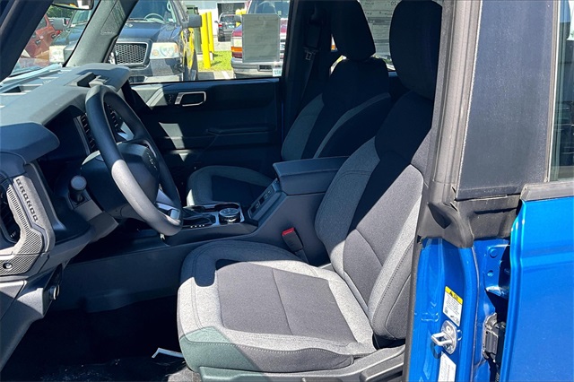 2025 Ford Bronco Base - Photo 10