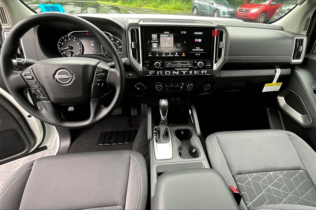2025 Nissan Frontier SV - Photo 21