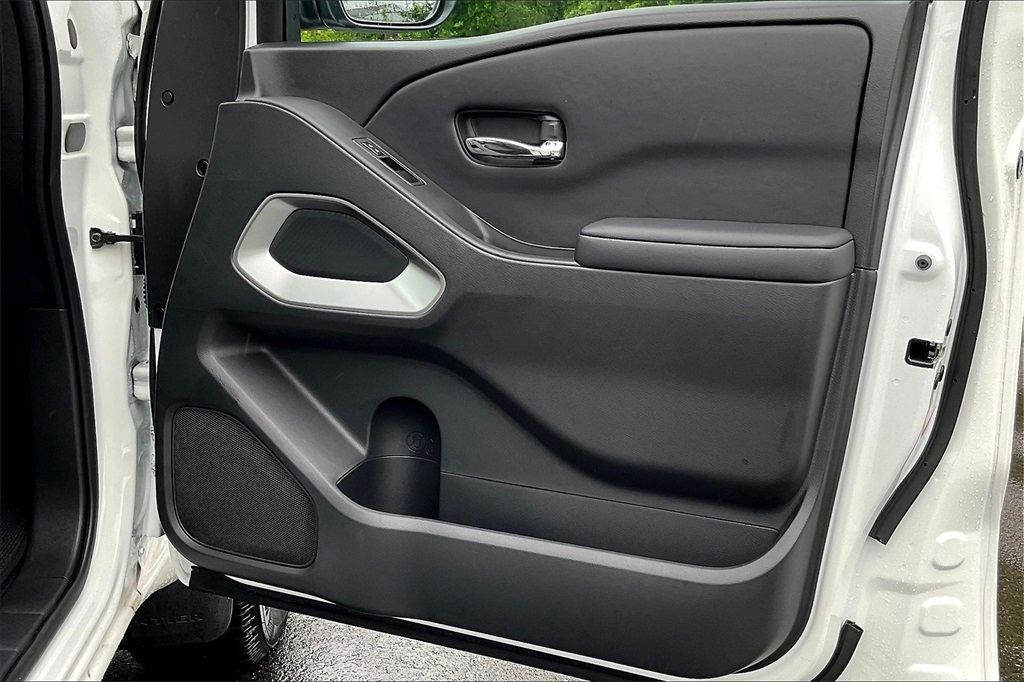 2025 Nissan Frontier SV - Photo 26