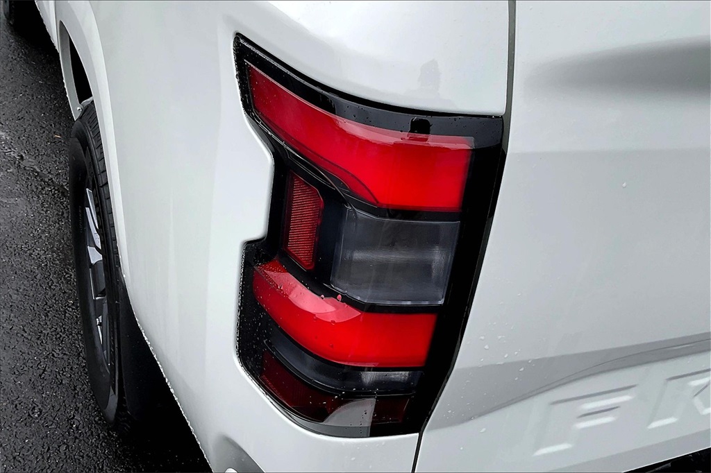 2025 Nissan Frontier SV - Photo 32