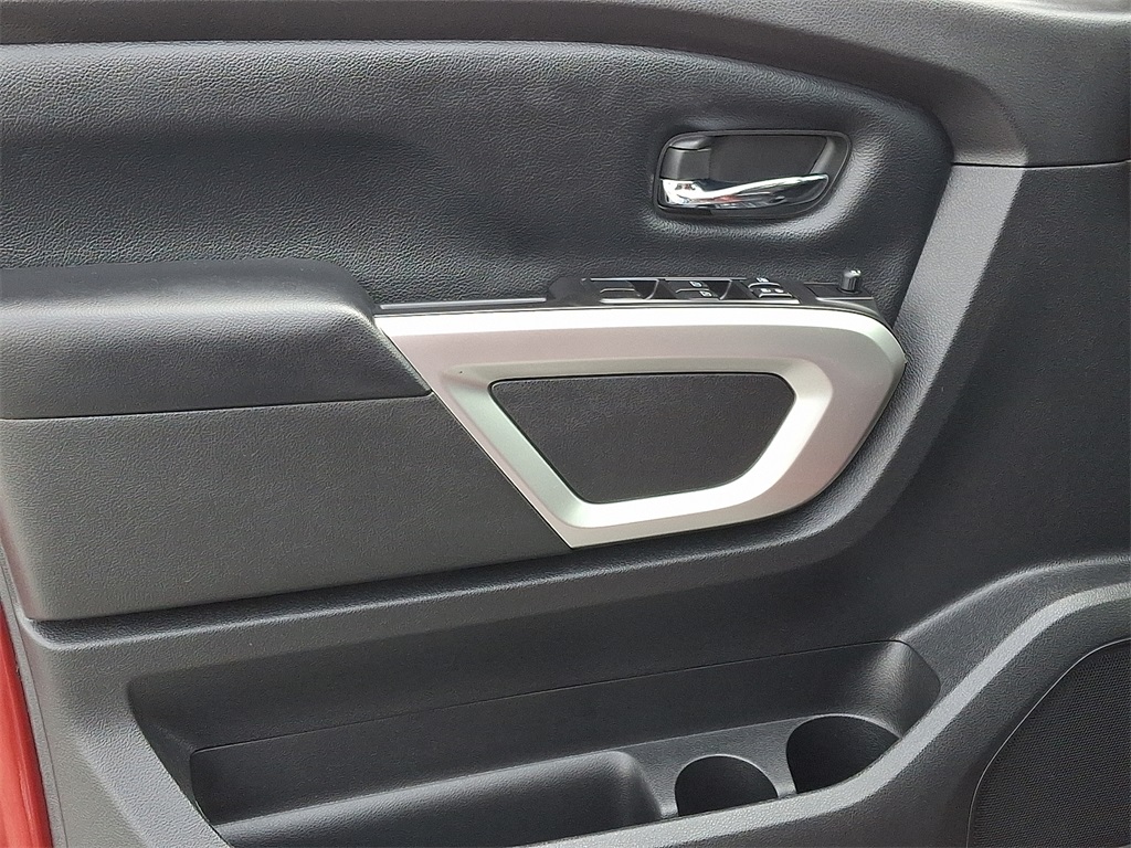 2018 Nissan Titan SV - Photo 13