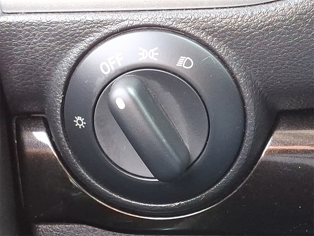 2018 Nissan Titan SV - Photo 24