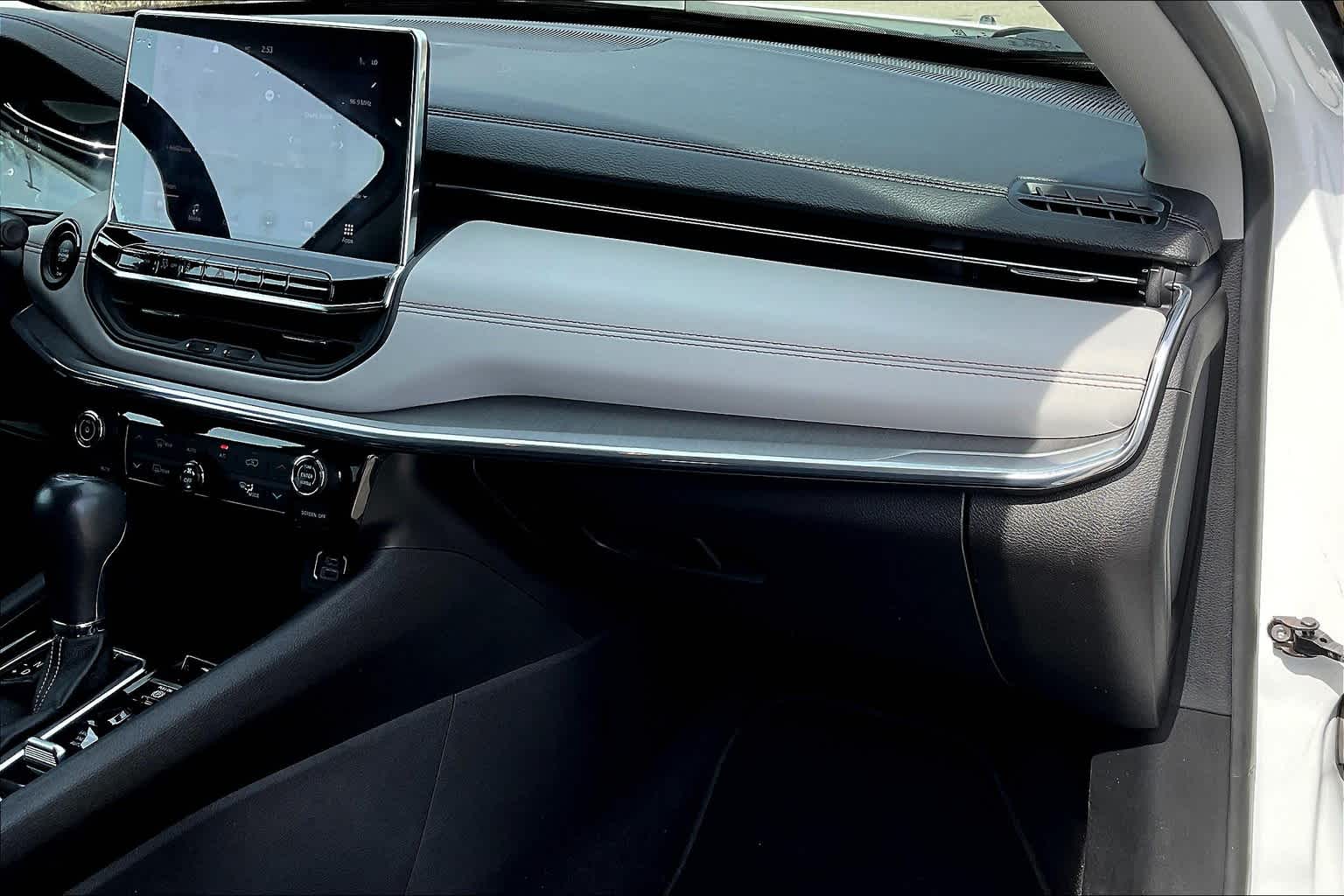 2022 Jeep Compass Limited - Photo 13