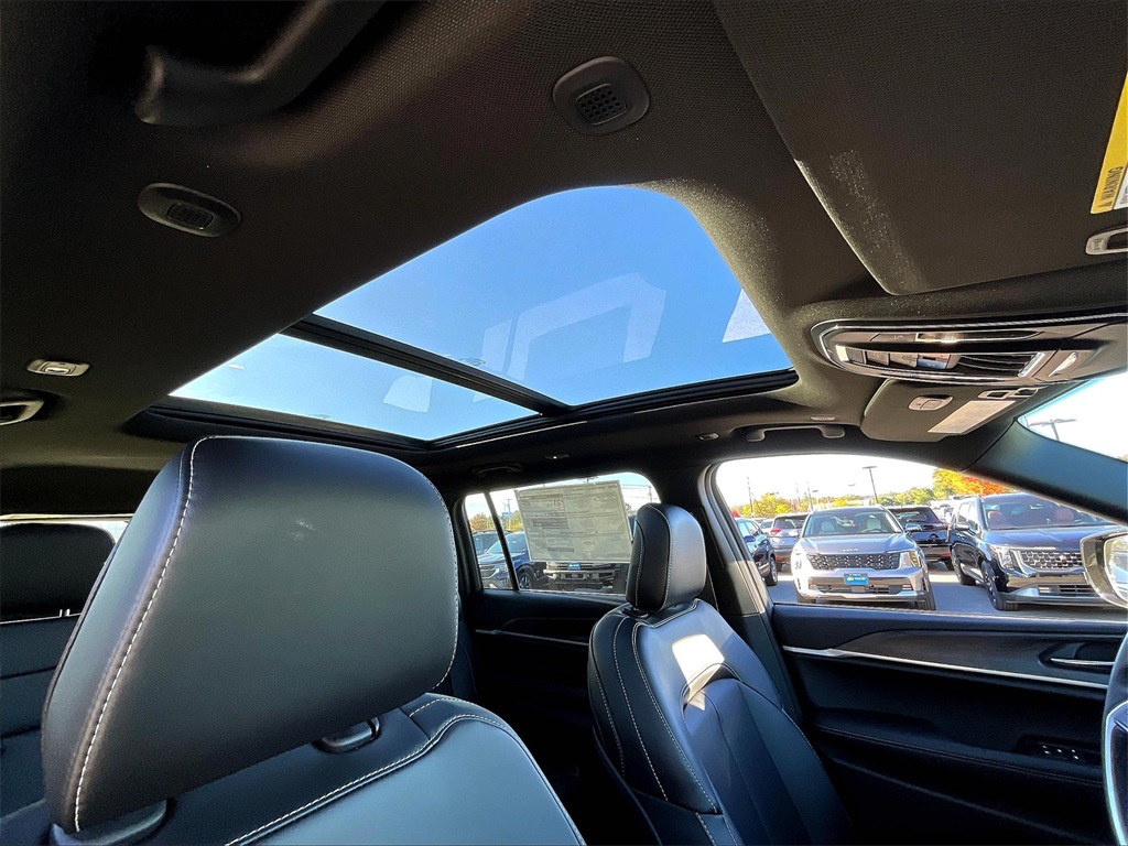 2025 Jeep Grand Cherokee L Limited - Photo 18