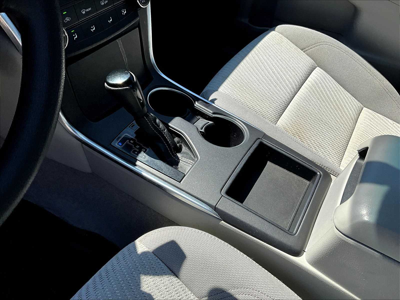 2016 Toyota Camry LE - Photo 20