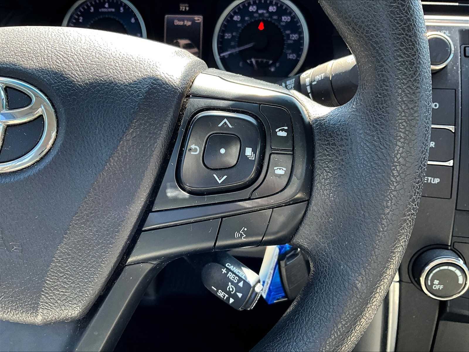 2016 Toyota Camry LE - Photo 24