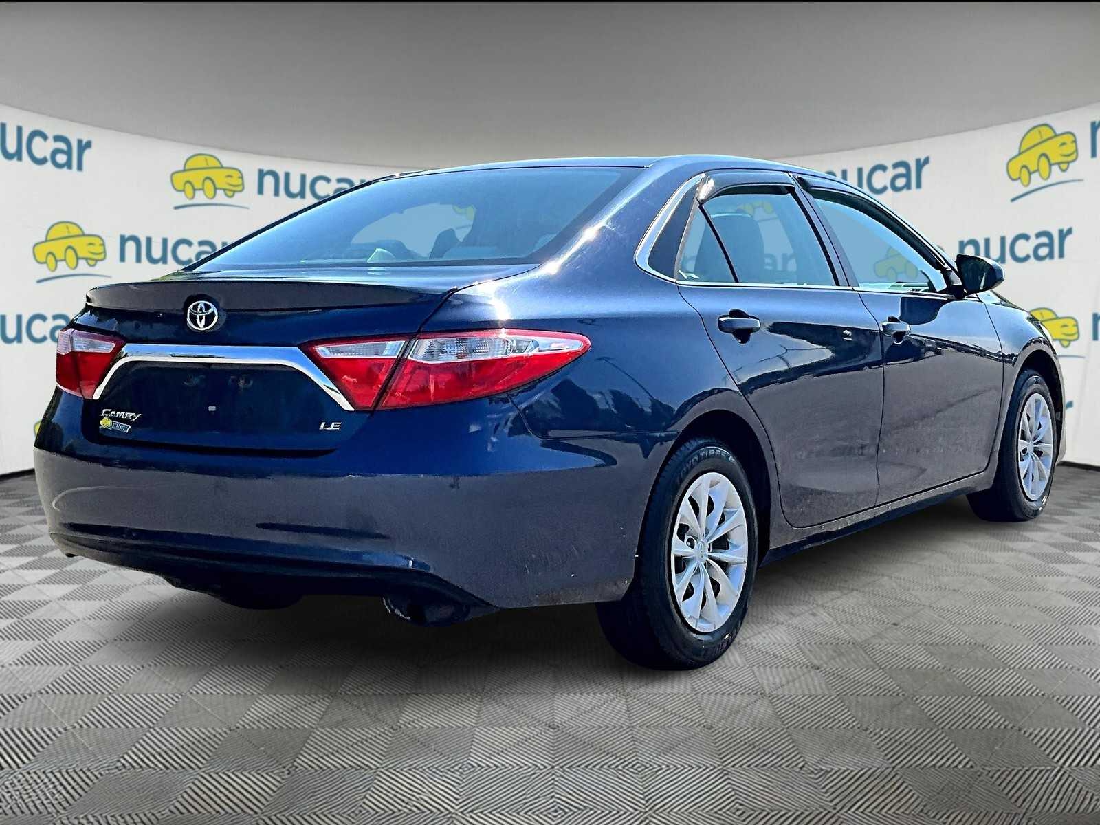 2016 Toyota Camry LE - Photo 6
