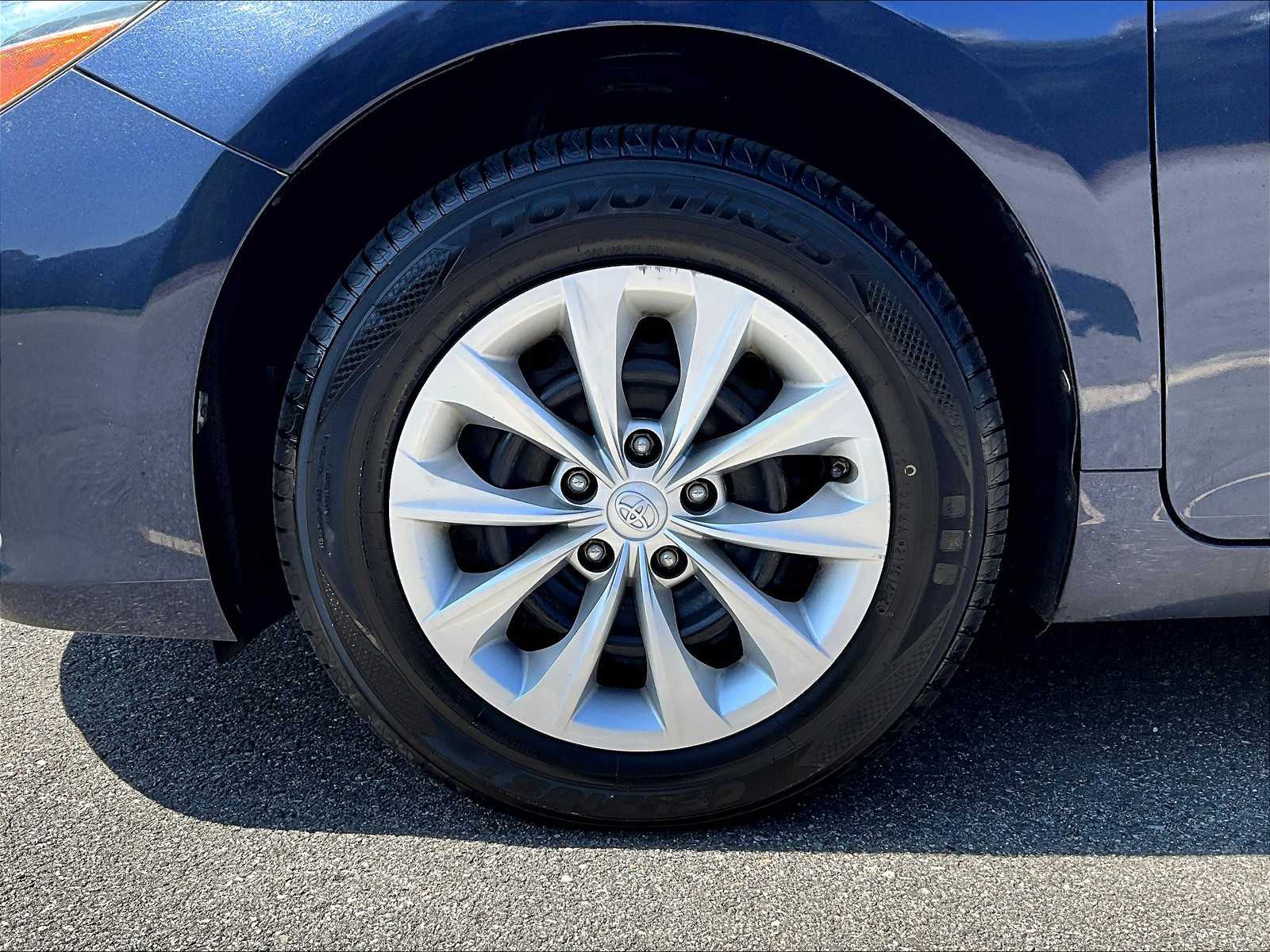 2016 Toyota Camry LE - Photo 7