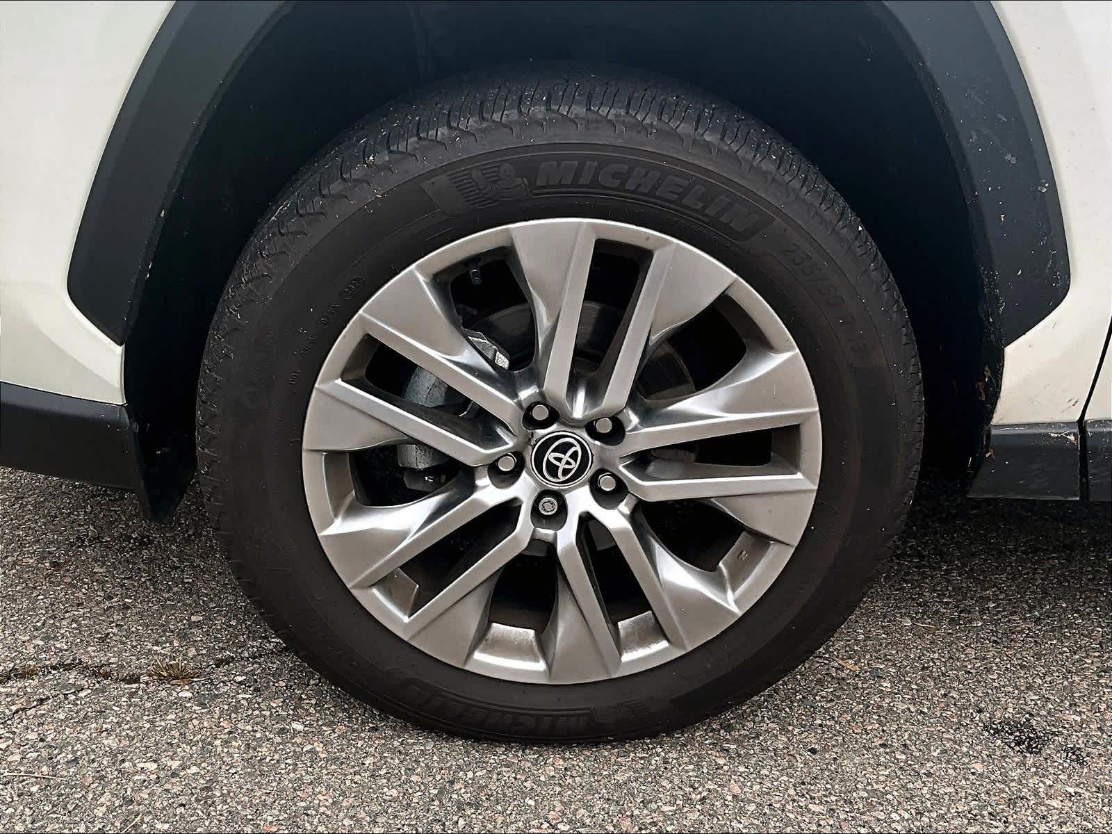 2022 Toyota RAV4 Limited - Photo 4