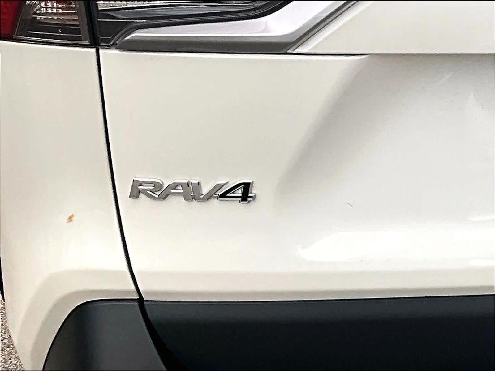 2022 Toyota RAV4 Limited - Photo 7
