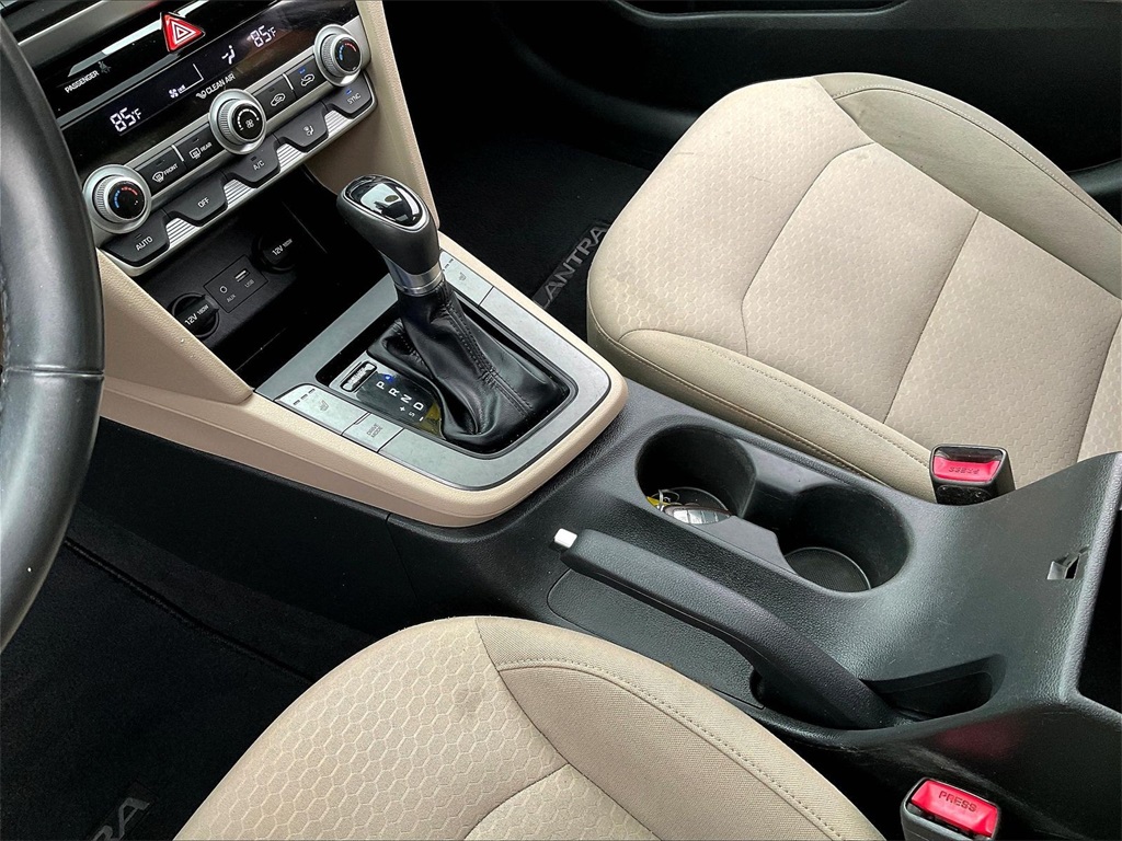 2020 Hyundai Elantra Value Edition - Photo 17