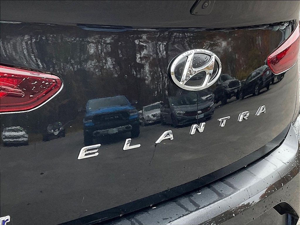 2020 Hyundai Elantra Value Edition - Photo 23