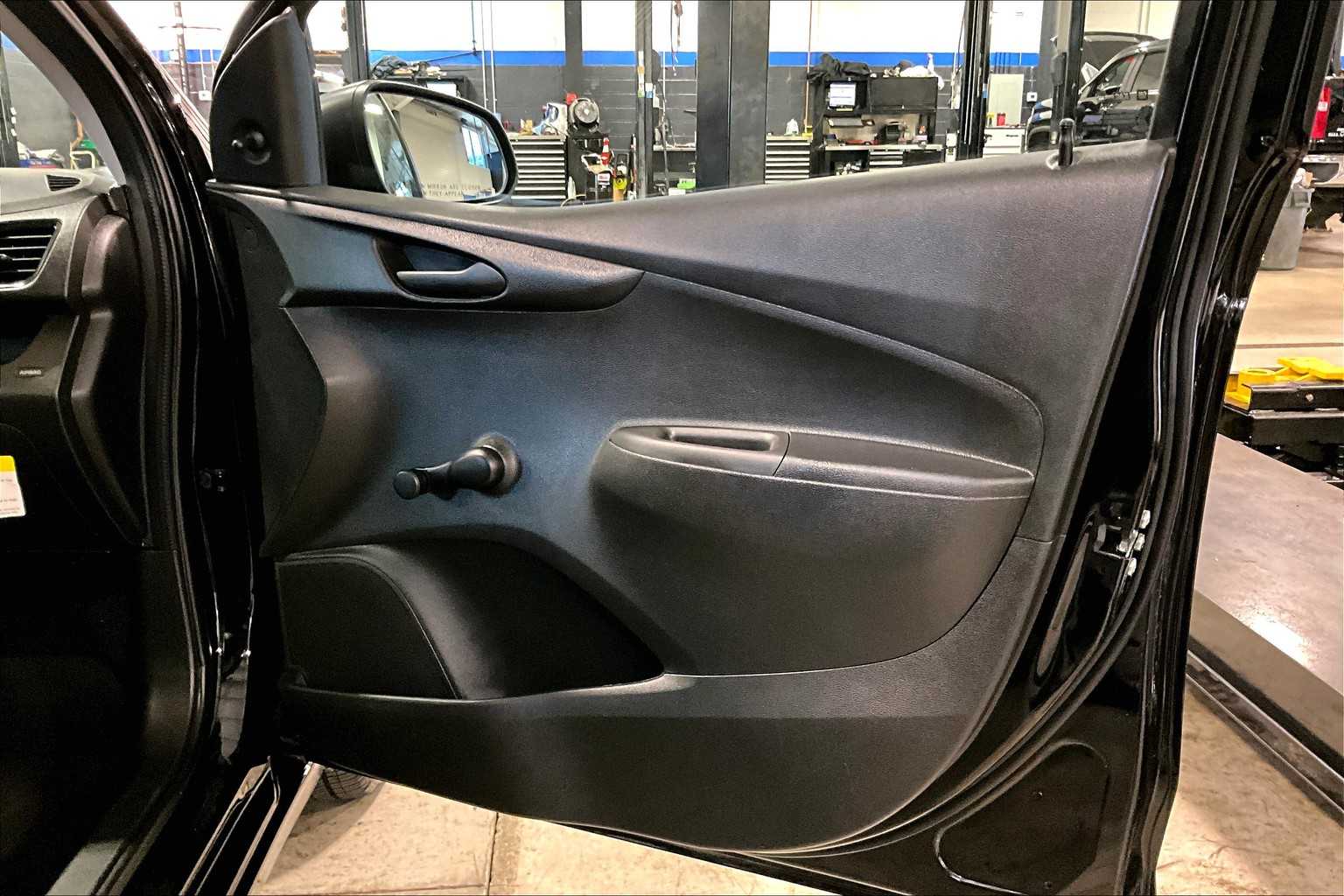 2018 Chevrolet Spark LS - Photo 12