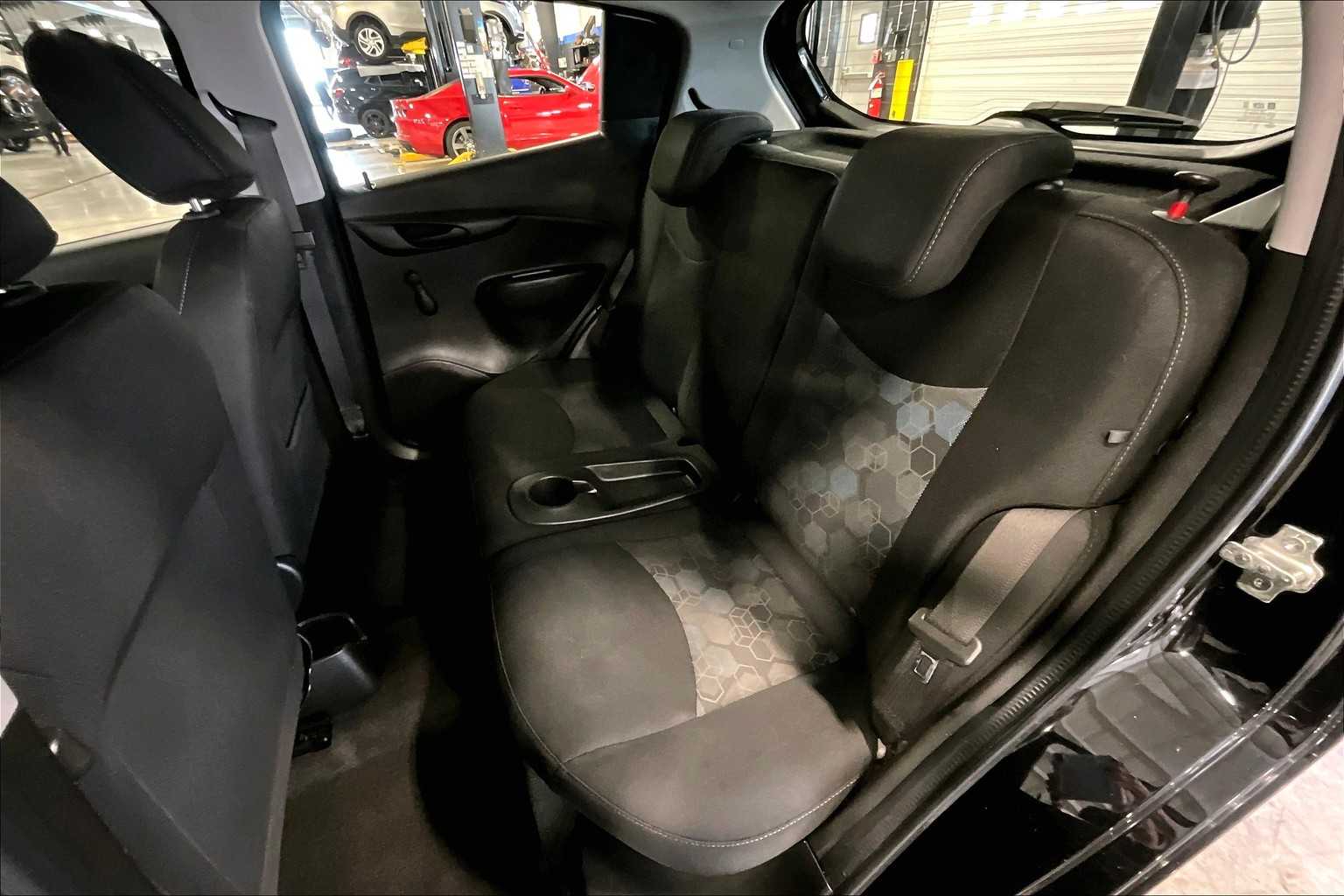 2018 Chevrolet Spark LS - Photo 15