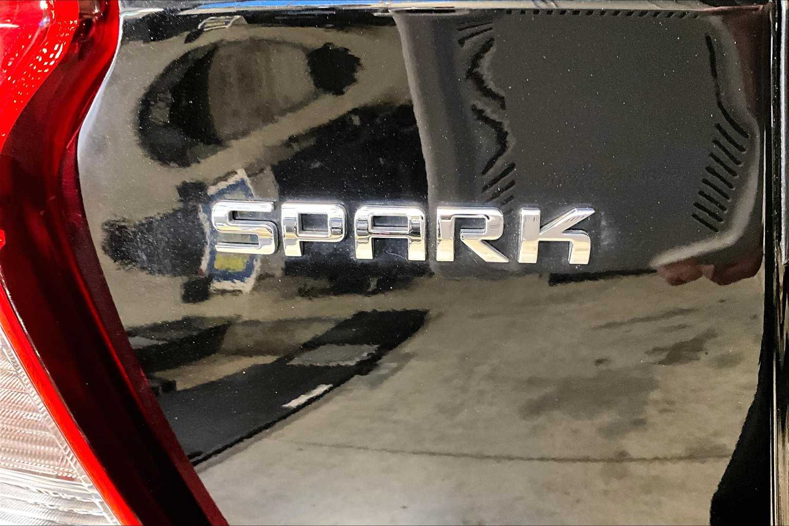 2018 Chevrolet Spark LS - Photo 29