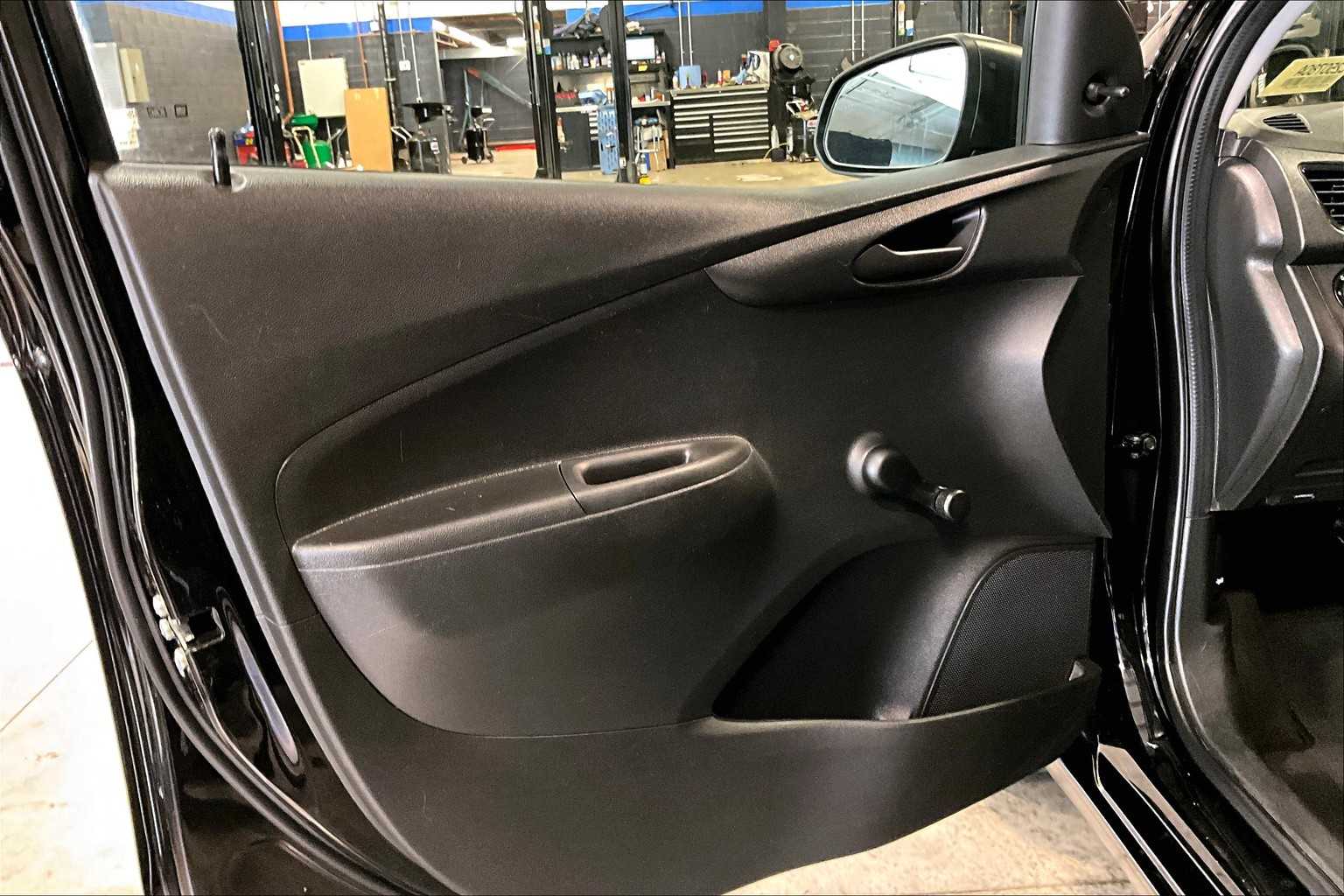 2018 Chevrolet Spark LS - Photo 9