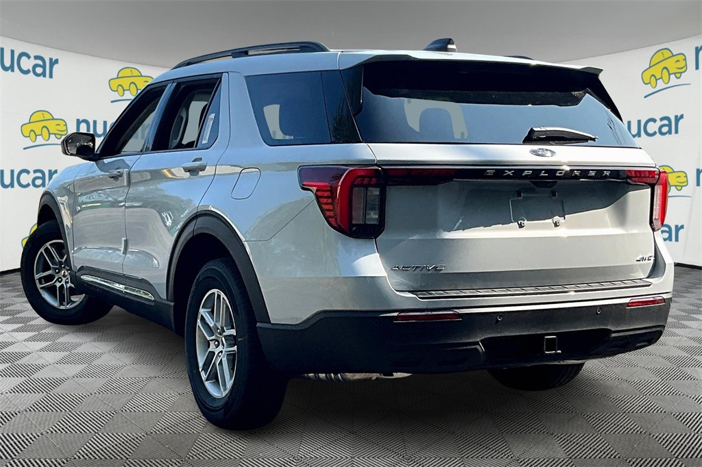 2025 Ford Explorer Active - Photo 4