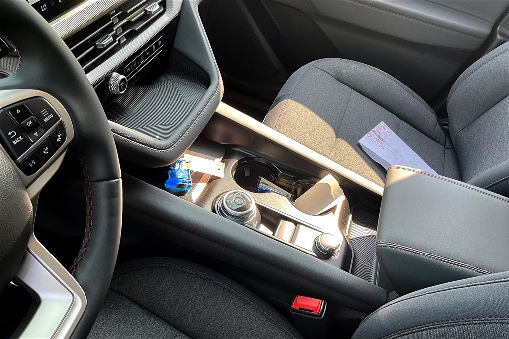 2025 Ford Explorer Active - Photo 9