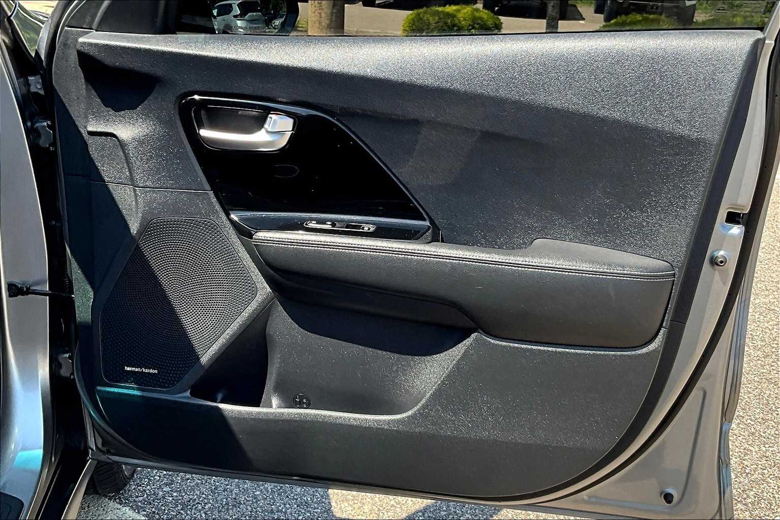 2022 Kia Niro EV EX - Photo 12