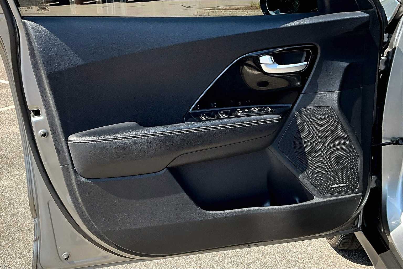 2022 Kia Niro EV EX - Photo 9