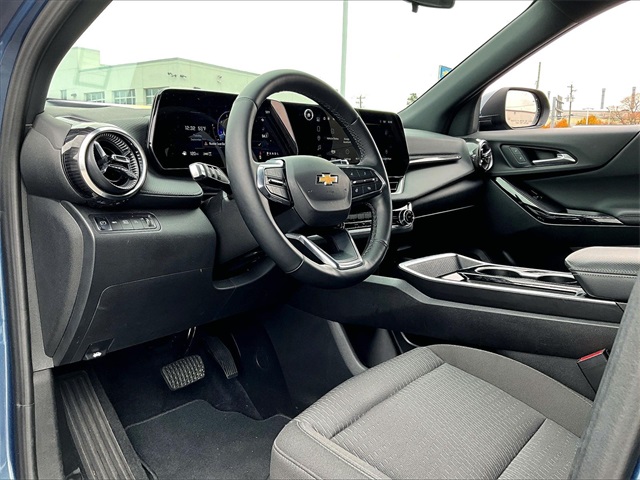 2025 Chevrolet Equinox LT - Photo 8