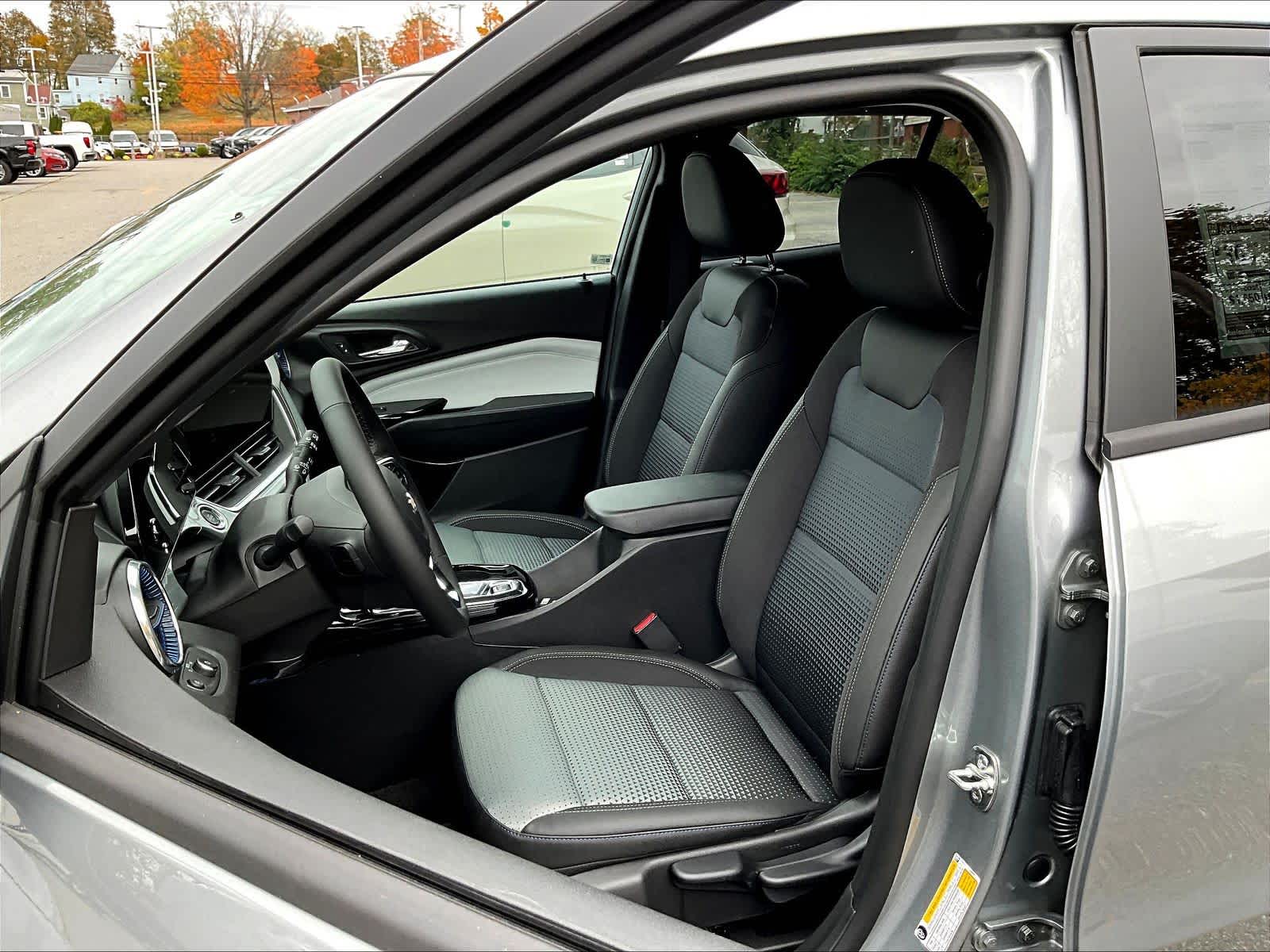 2026 Chevrolet Trax LT - Photo 11