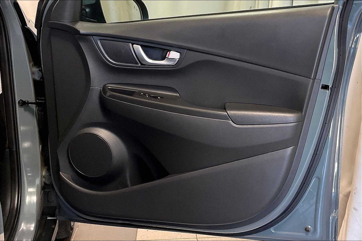 2023 Hyundai Kona Electric SEL - Photo 12