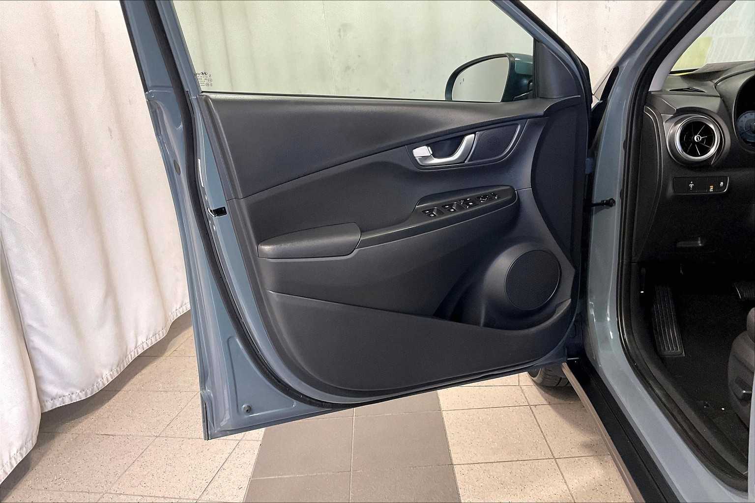 2023 Hyundai Kona Electric SEL - Photo 9