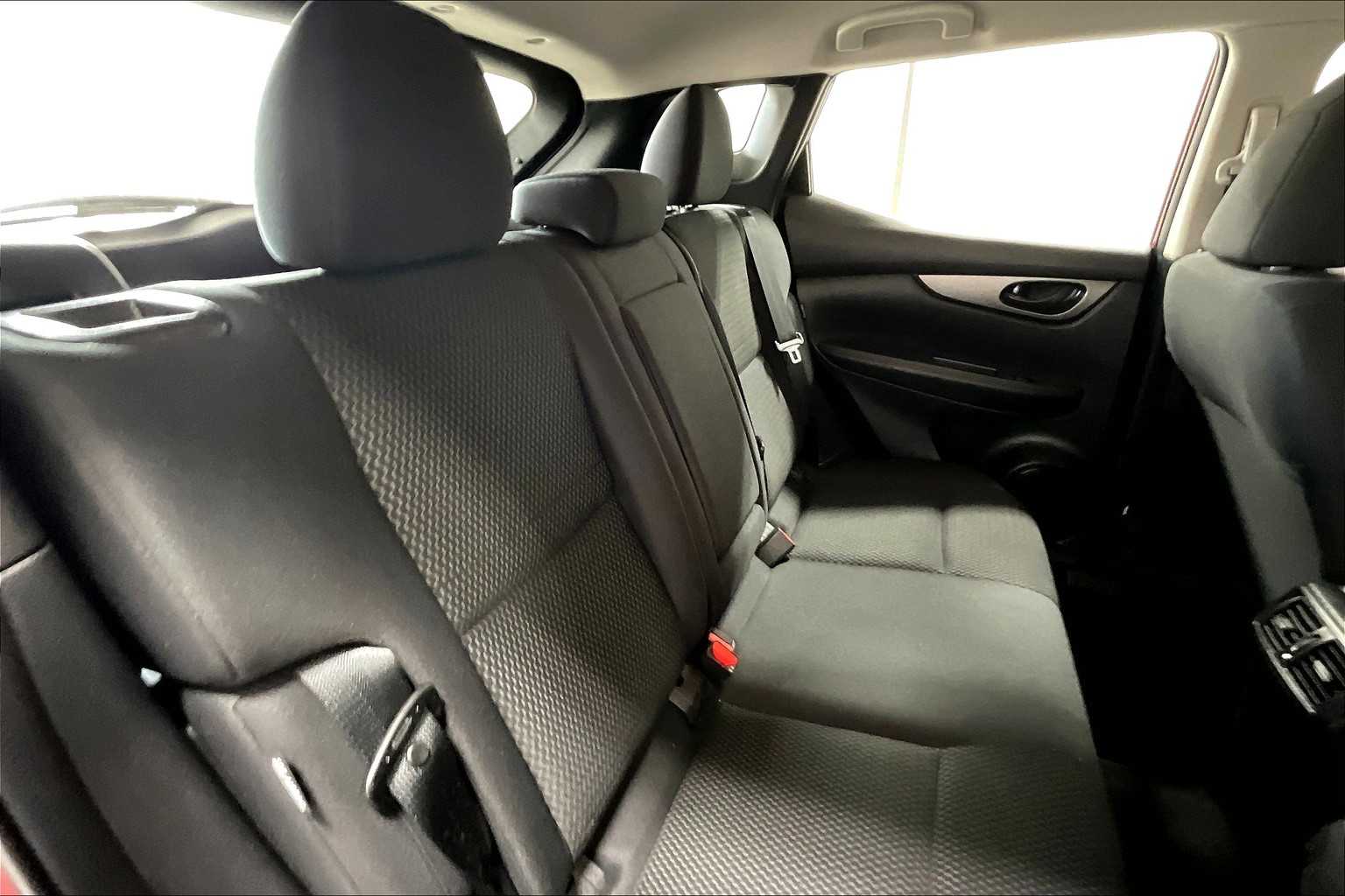 2022 Nissan Rogue Sport S - Photo 16