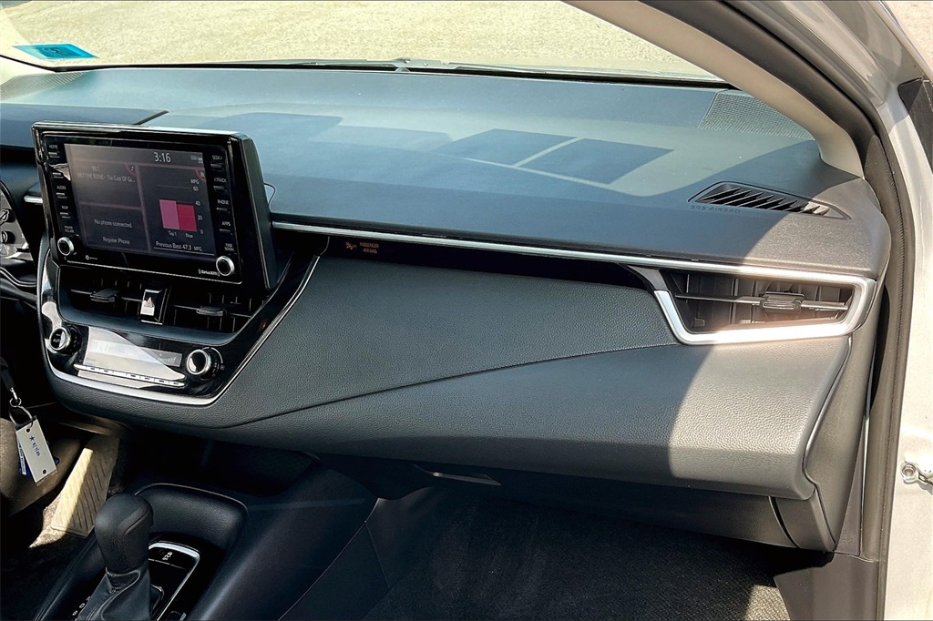 2022 Toyota Corolla LE - Photo 12
