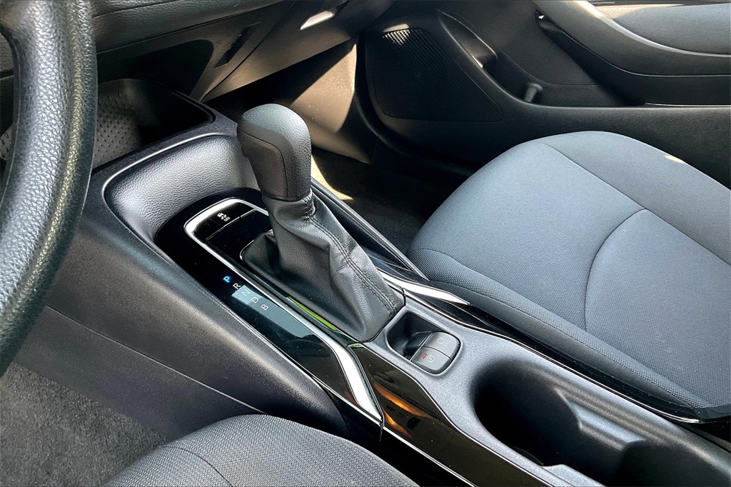 2022 Toyota Corolla LE - Photo 19