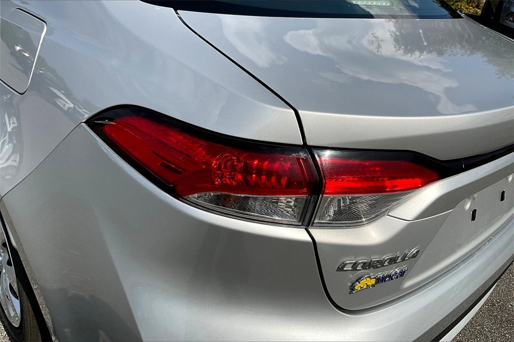 2022 Toyota Corolla LE - Photo 29