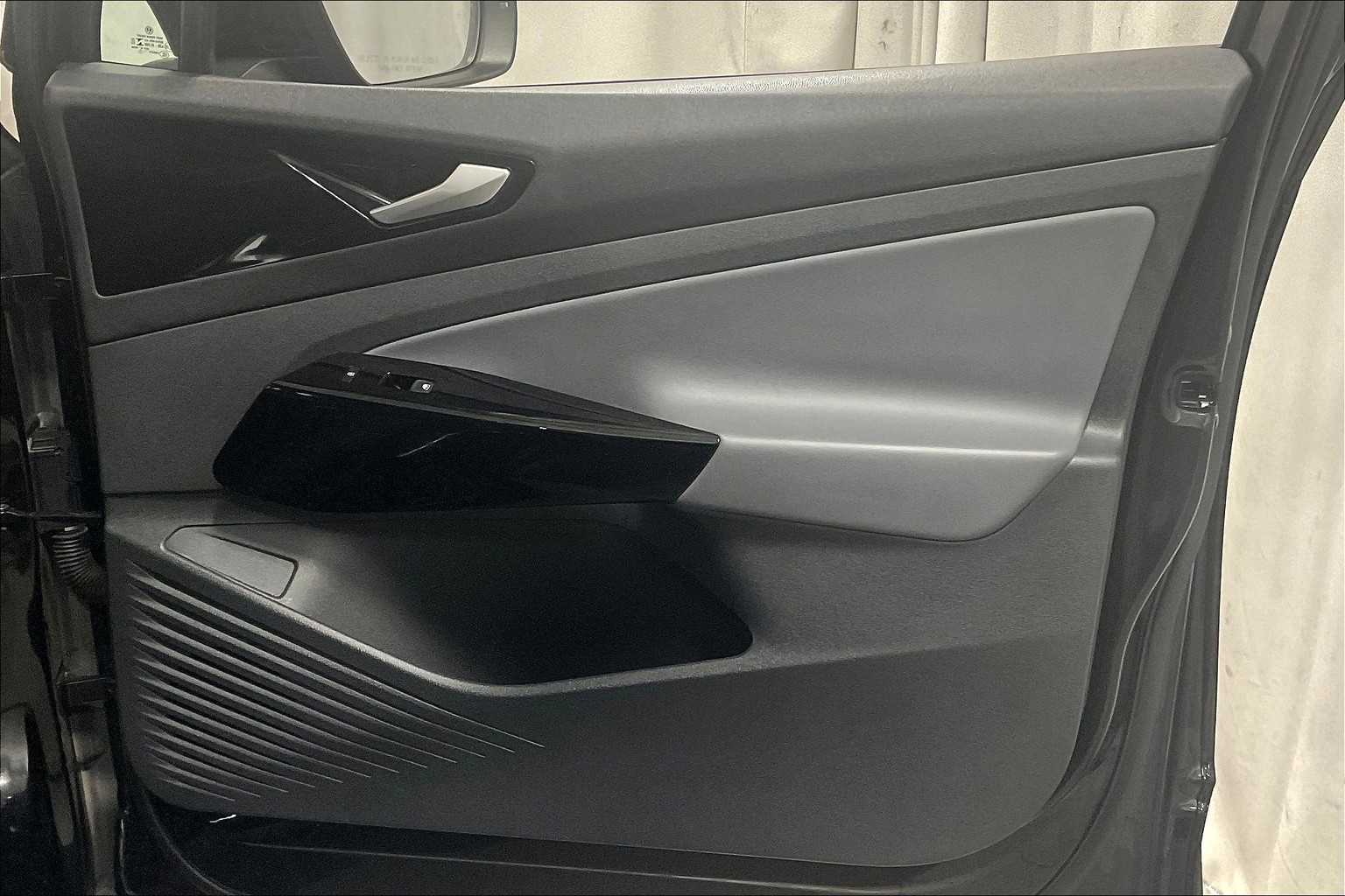 2021 Volkswagen ID.4 Pro - Photo 12