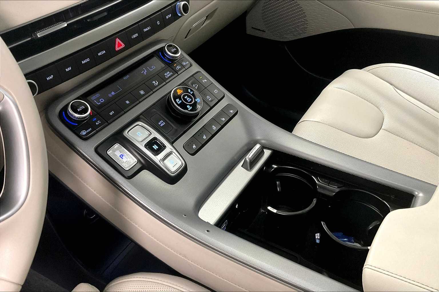 2024 Hyundai Palisade Limited - Photo 20