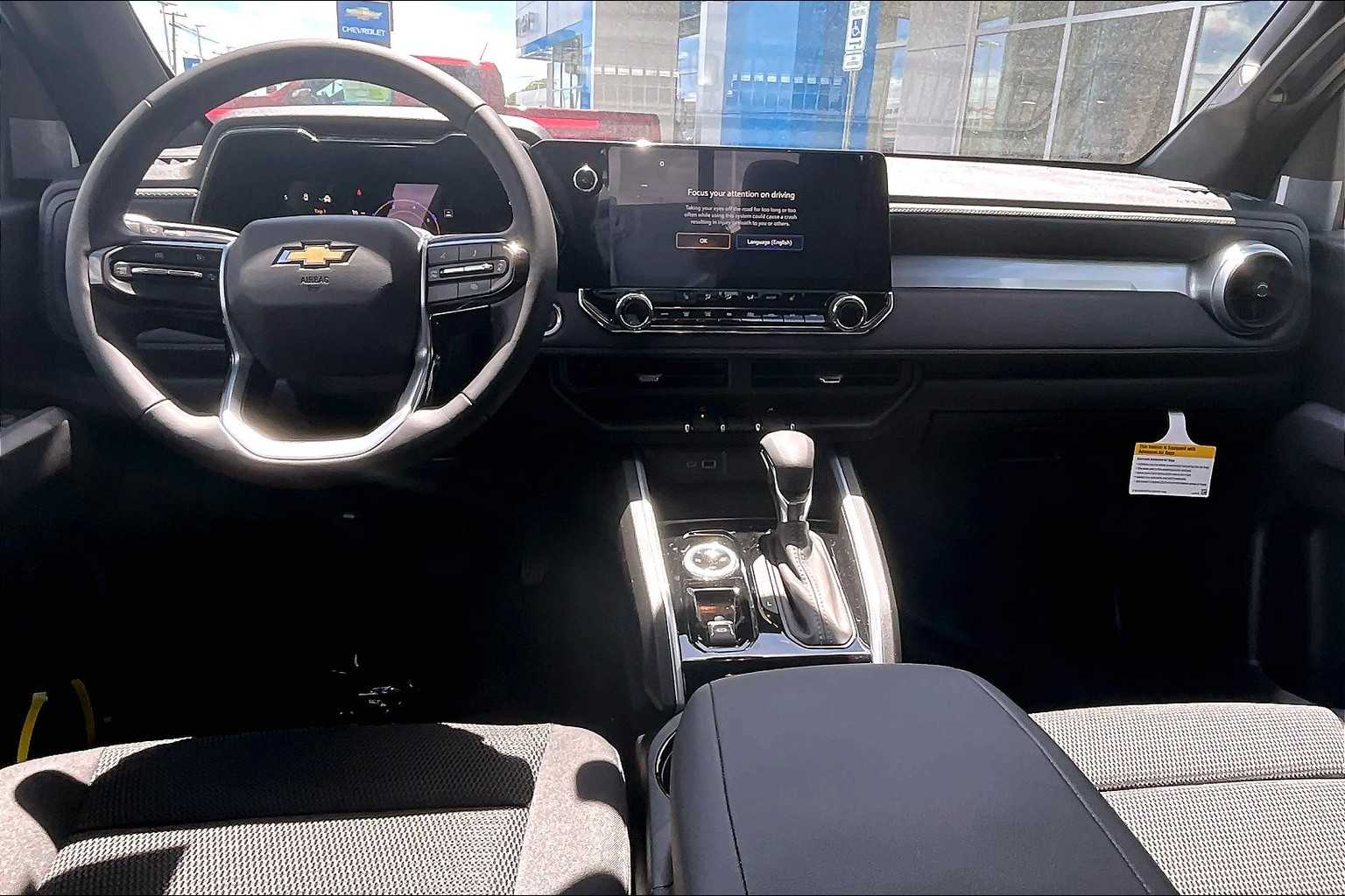 2025 Chevrolet Colorado 4WD LT - Photo 12